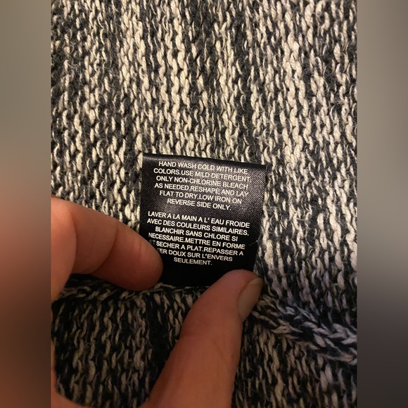 Volcom Open Cardigan Space Dye
Knit Sweater - Picture 4 of 6